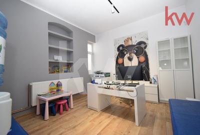 Casa demisol, parter, mansarda, langa Muzeul Olteniei, teren 418 mp, 12 camere - 15