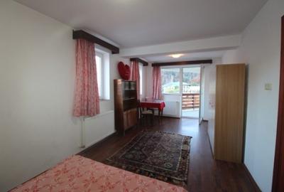 Casă cu 4 camere cu Teren 190 Mp în Central - 2