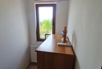 Apartament cu 4 camere decomandat în Podu Roș - 2