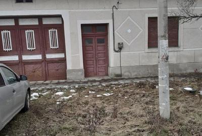 Casă cu 6 camere în Sacu - 5