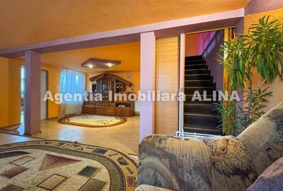 Casă cu 4 camere în Central - 2