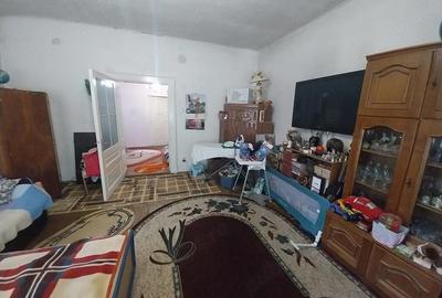Casă cu Teren 1280 Mp în Central - 2