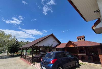 Casă cu 4 camere în Central - 2