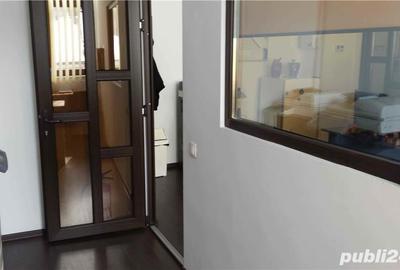 Spațiu comercial, de 144 mp, în Central - 4