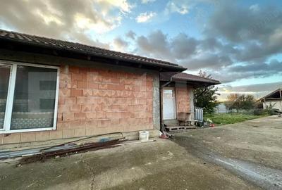 Casa de vanzare cu teren 15 ari - Zona Vetis - 2