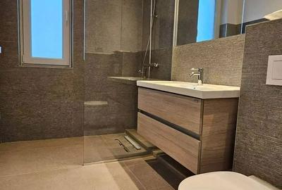 Casă cu 4 camere cu Canalizare în Central