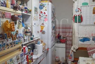 Apartament cu 3 camere semidecomandat în Central - 3