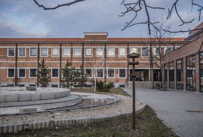 Birou, de 450 mp, în Iris - 39