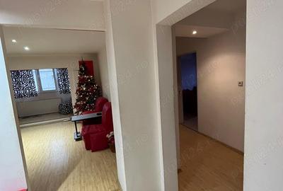 Vand apartament 3 camere central - 9