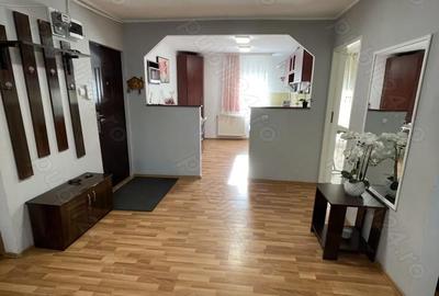 Apartament cu 4 camere decomandat în Turda - 8