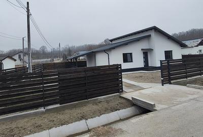 Casă cu 3 camere cu Teren 400 Mp în Albota - 2