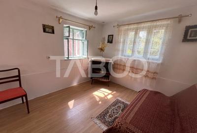 Casa de vanzare 4 camere 2 bai 1162 mp de curte si gradina in Toderita - 3