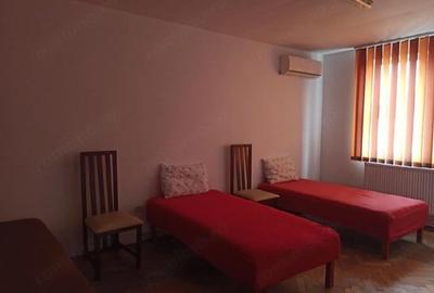 Casă cu 15 camere cu Teren 1000 Mp în Central