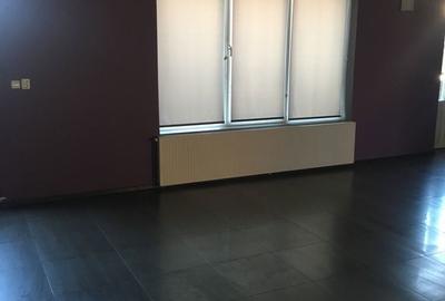 Spațiu comercial, de 200 mp, în Central - 2