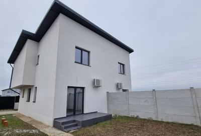 Casă cu 3 camere cu Teren 185 Mp în Berceni