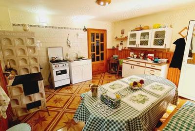 Casă cu 5 camere cu Teren 210 Mp în Căprioru - 2