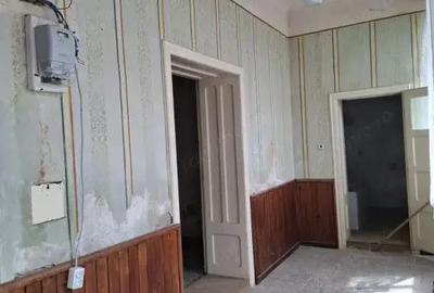Casa din caramida pentru renovat 3 camere in Nadlac - 1