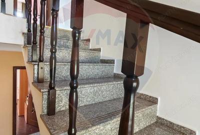 Casa / Vila cu 5 camere de vanzare - 10