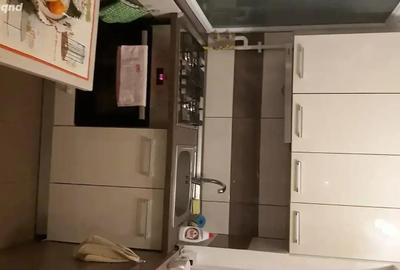 Apartament cu 4 camere decomandat în Central - 1