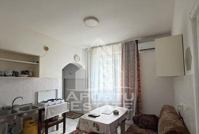 Apartament cu 2 camere decomandat în Lipovei