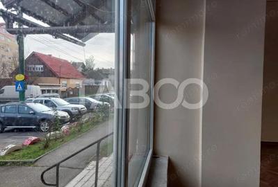Spatiu comercial 48 mp 2 camere zona cu vad comercial Piata Noua - 1
