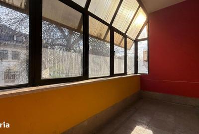 Casă cu 6 camere cu Garaj în Dorobanți - 1