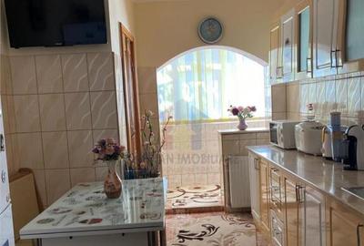 ETAJ 1! Se vinde MOBILAT! Ap 2 camere, zona Progresu - 13