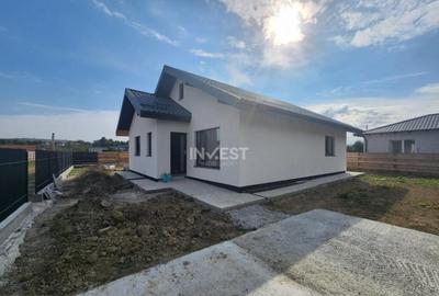 Casă cu 3 camere cu Canalizare în Lunca Cetățuii