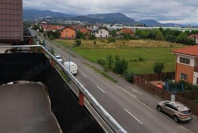 Apartament cu 2 camere semidecomandat în Tractorul - 2