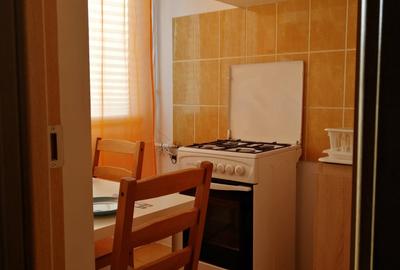 Dristor, garsoniera langa metrou, 350 euro, libera - 15