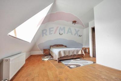 Casă cu 4 camere cu Teren 1500 Mp în Botiza - 4