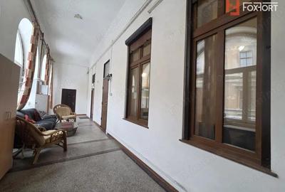 Apartament cu 2 camere semidecomandat, et 1, zona Centrala - 1