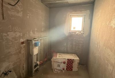 Casă cu 4 camere cu Teren 500 Mp în Central - 2