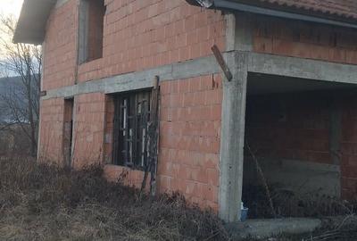 Casă cu 4 camere în Viișoara - 2