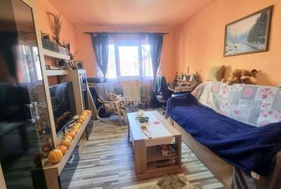 Apartament cu 3 camere decomandat, mobilat în Vasile Aaron - 2