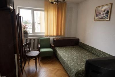 Apartament cu 2 camere decomandat în Aluniș