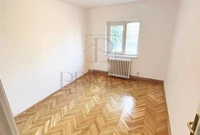Apartament cu 3 camere decomandat în Baba-Dochia - 2