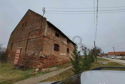 Casă cu 1 camere cu Teren 1798 Mp în Ciumeghiu - 1
