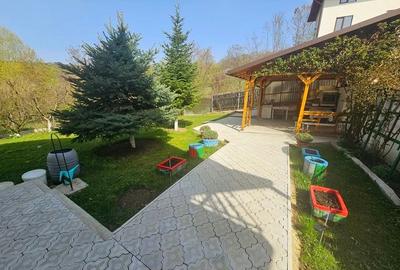 VILĂ ELEGANTĂ CU PRIVELIȘTE DEOSEBITĂ – VALENII DE MUNTE - 26