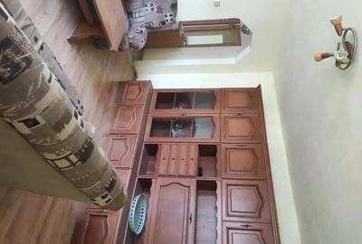 Apartament cu 4 camere semidecomandat în Central - 1
