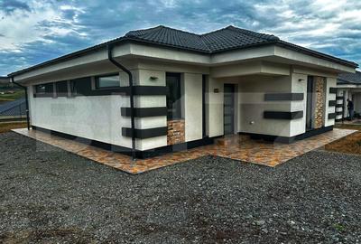 Casă individuală cu 4 camere cu Teren 500 Mp în Corușu - 1