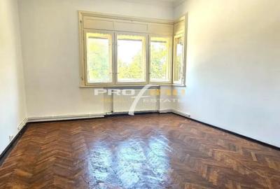 Apartament cu 6 camere decomandat în Central - 2