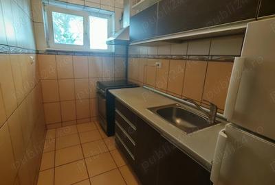 Vand apartament 3 camere, situat pe Str. Podul Giurgiului - 4