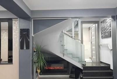 Casă cu 6 camere cu Teren 450 Mp în Coiciu - 2