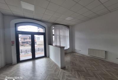Spațiu comercial, de 100 mp, în Central - 5