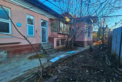 Casă individuală cu 5 camere cu Canalizare în Central - 57