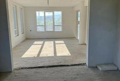 Casă cu 7 camere cu Teren 1000 Mp în Ocna Șugatag - 2