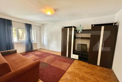 Apartament 3 camere, 2 bai, etaj 1, zona Cetate