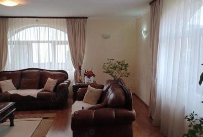 Casă cu 8 camere în Semicentral - 14