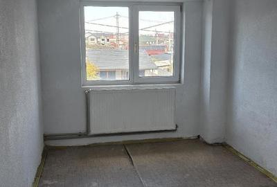 Apartament cu 3 camere decomandat în Central - 1